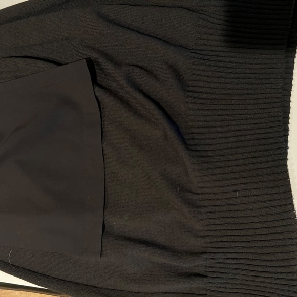 Italian Styled Contemporary Sweater Dress - NEW - Picture 7 of 7